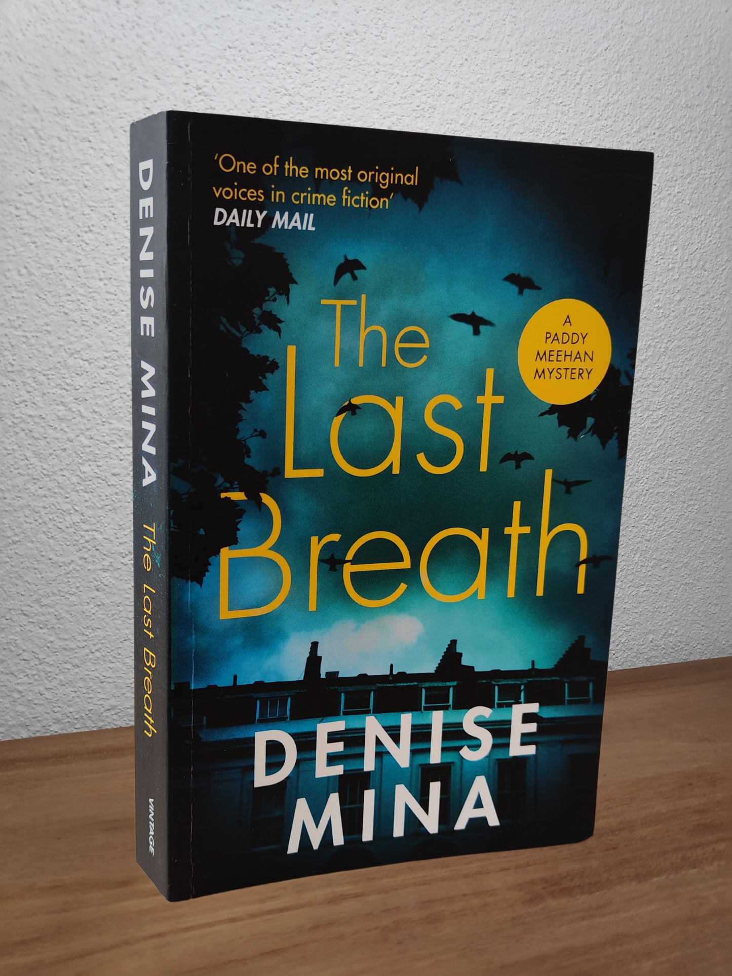 Denise Mina - The Last Breath/Slip of the Knife (Paddy Meehan #3) - Second-hand english book to deliver in Zurich & Switzerland