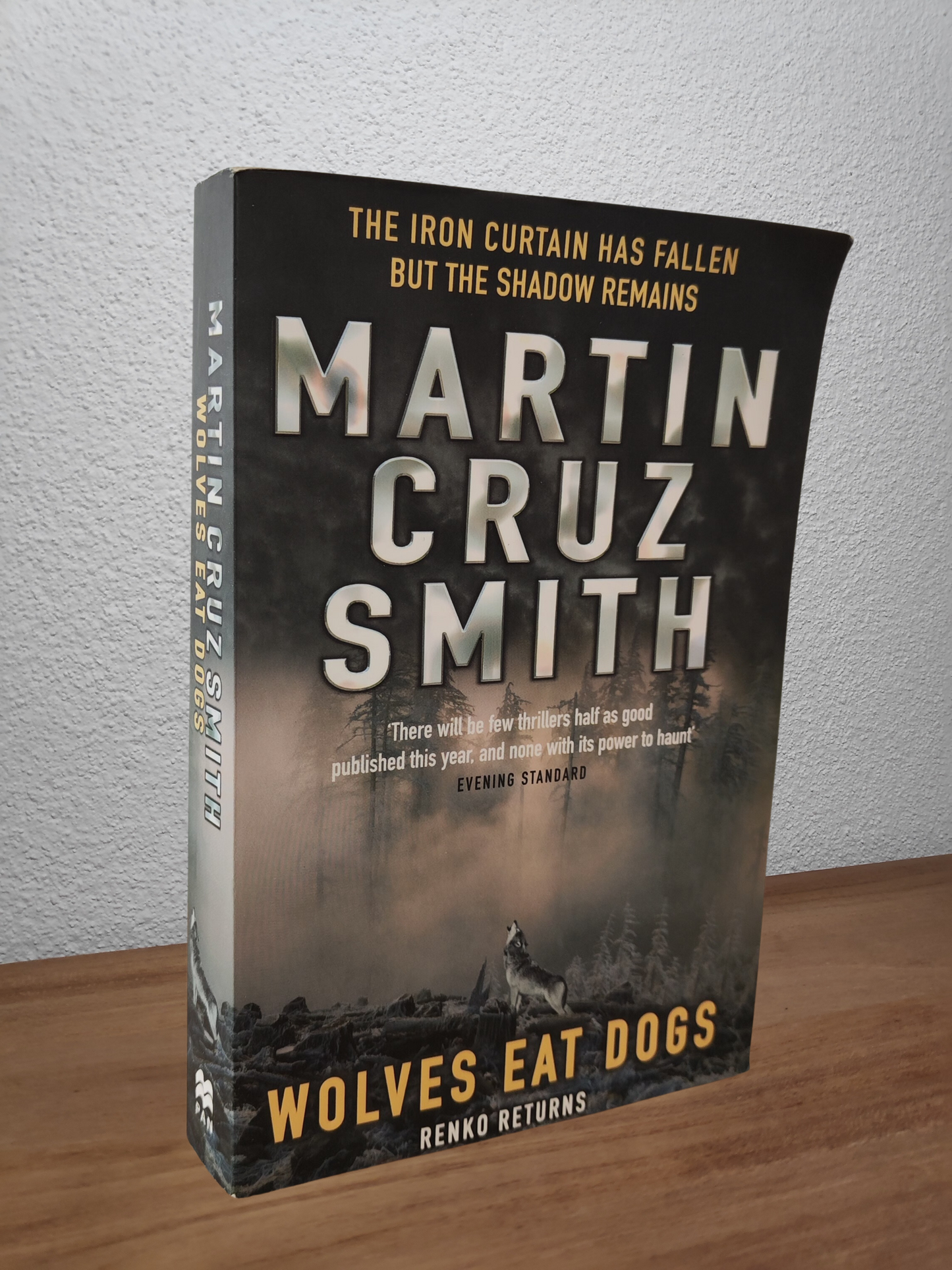 Martin Cruz Smith - Wolves Eat Dogs (Arkady Renko #5)