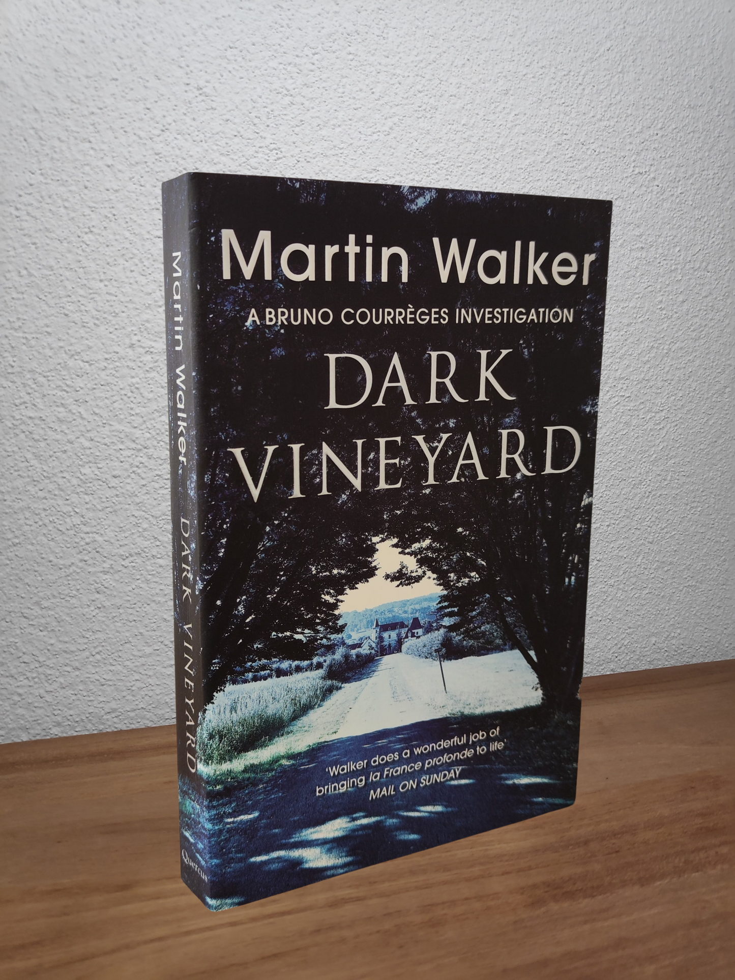 Martin Walker - Dark Vineyard (Bruno, Chief of Police #2)