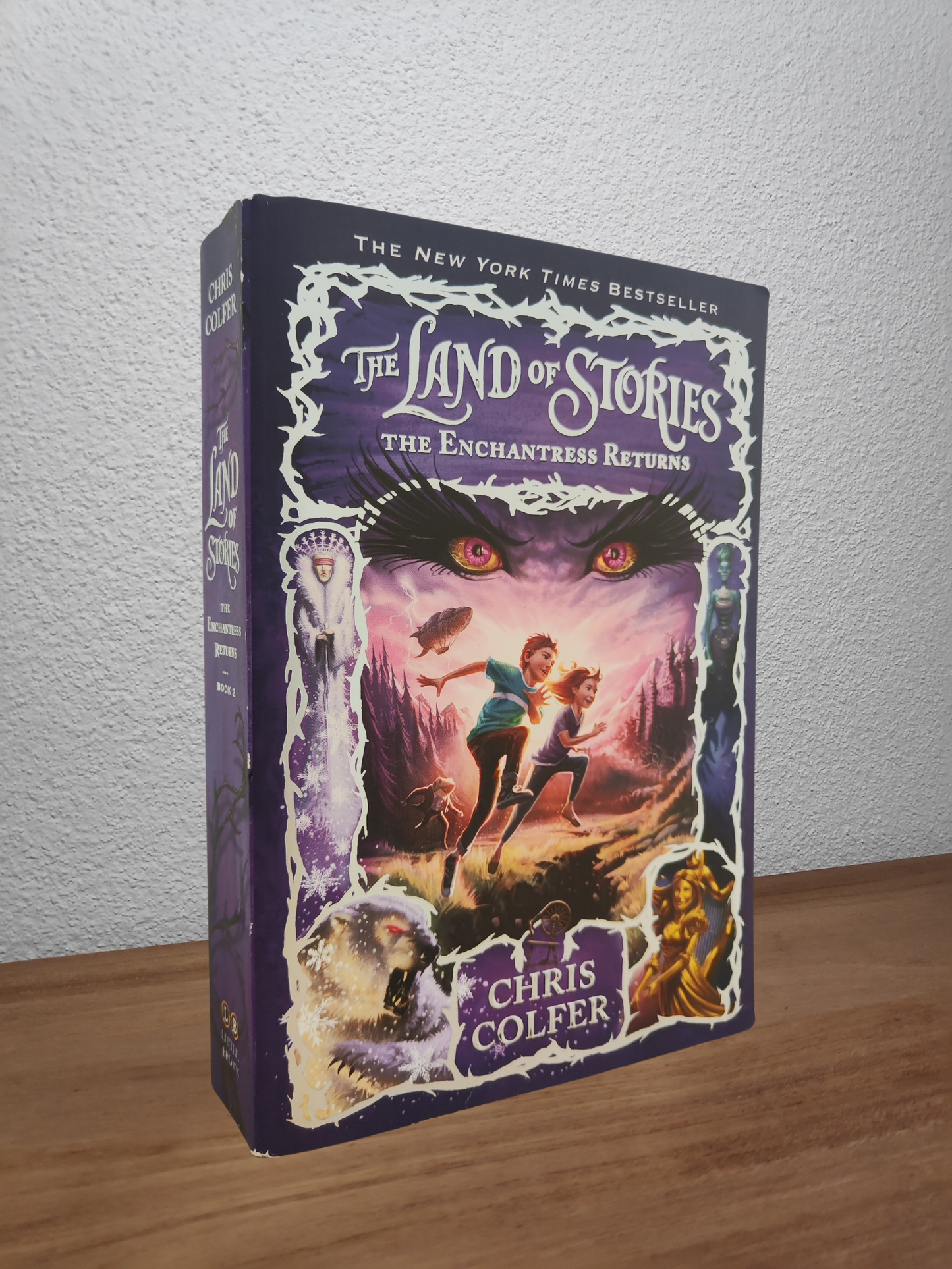 Chris Colfer - The Land of Stories: The Enchantress Returns #2