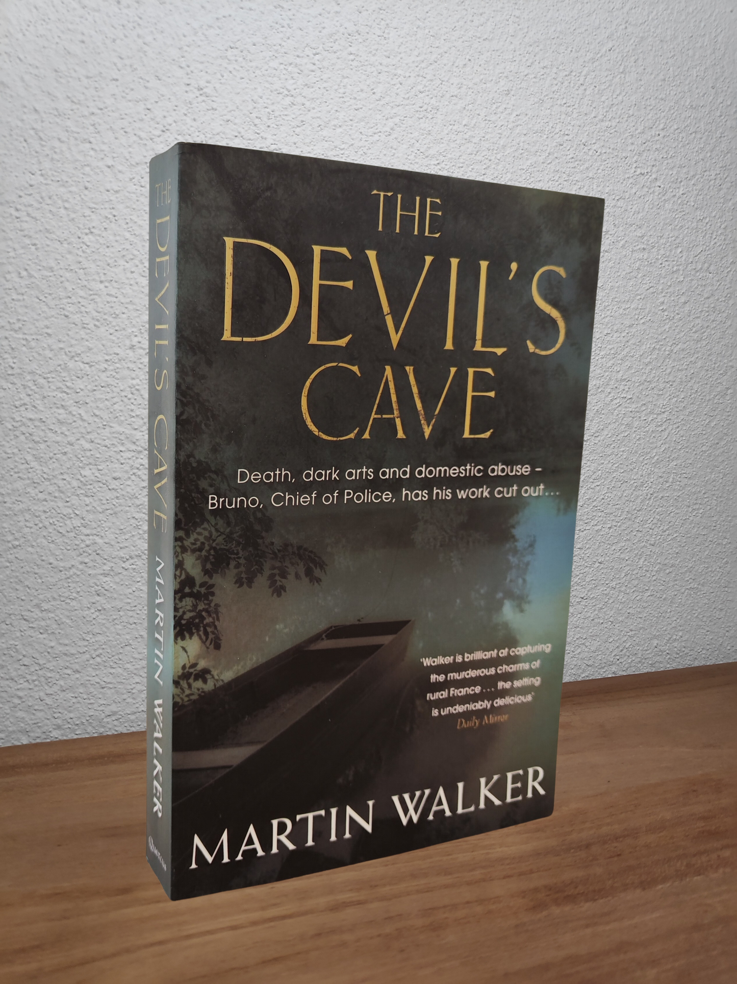 Martin Walker - The Devil's Cave (Bruno, Chief of Police #5)