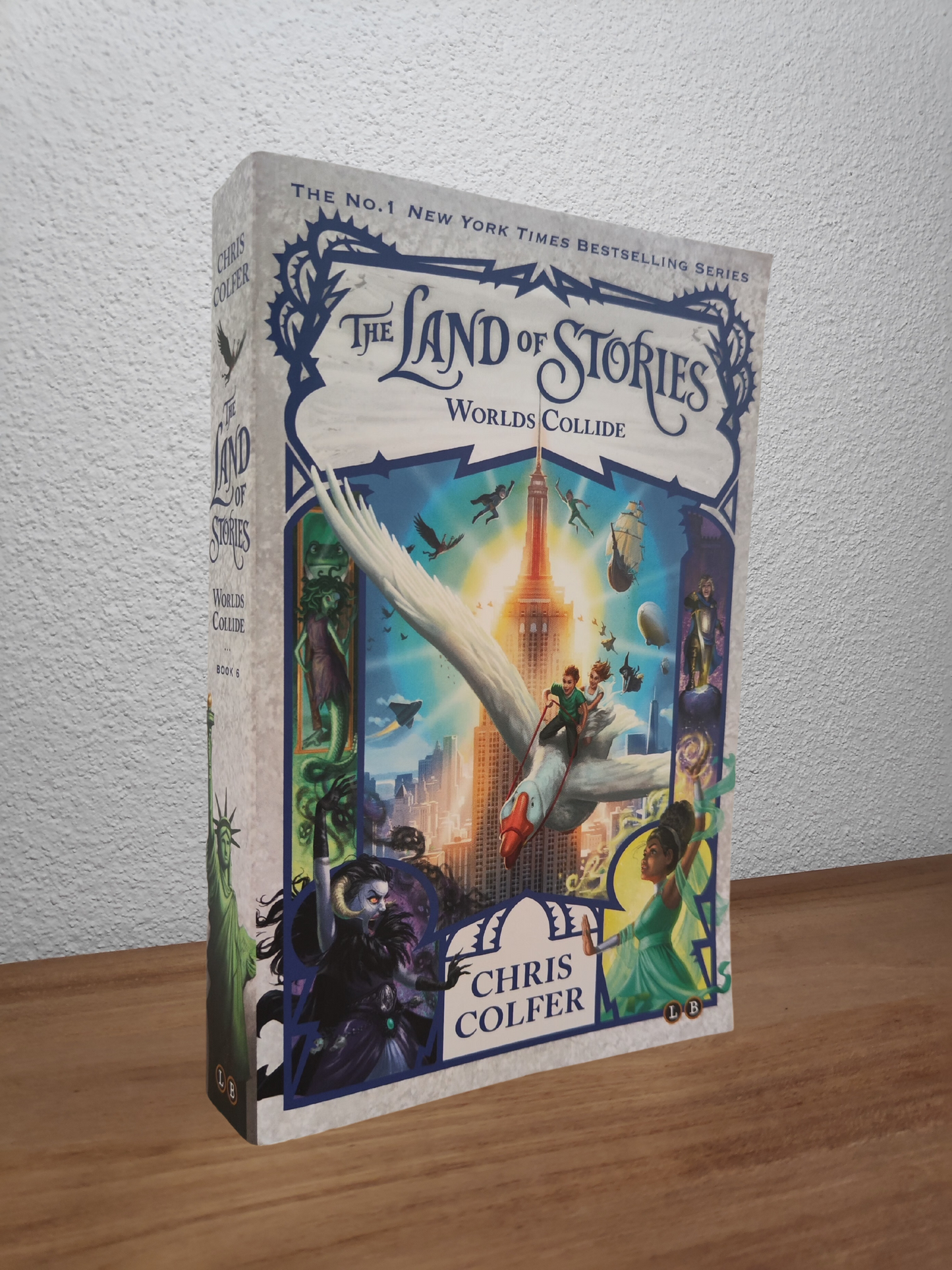 Chris Colfer - The Land of Stories: Worlds Collide #6