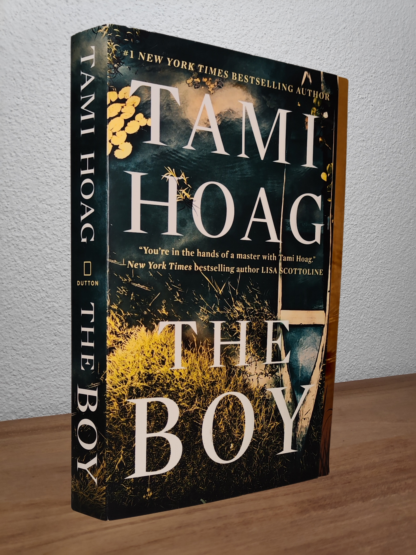 Tami Hoag - The Boy (Broussard and Fourcade #2)  - Second-hand english book to deliver in Zurich & Switzerland