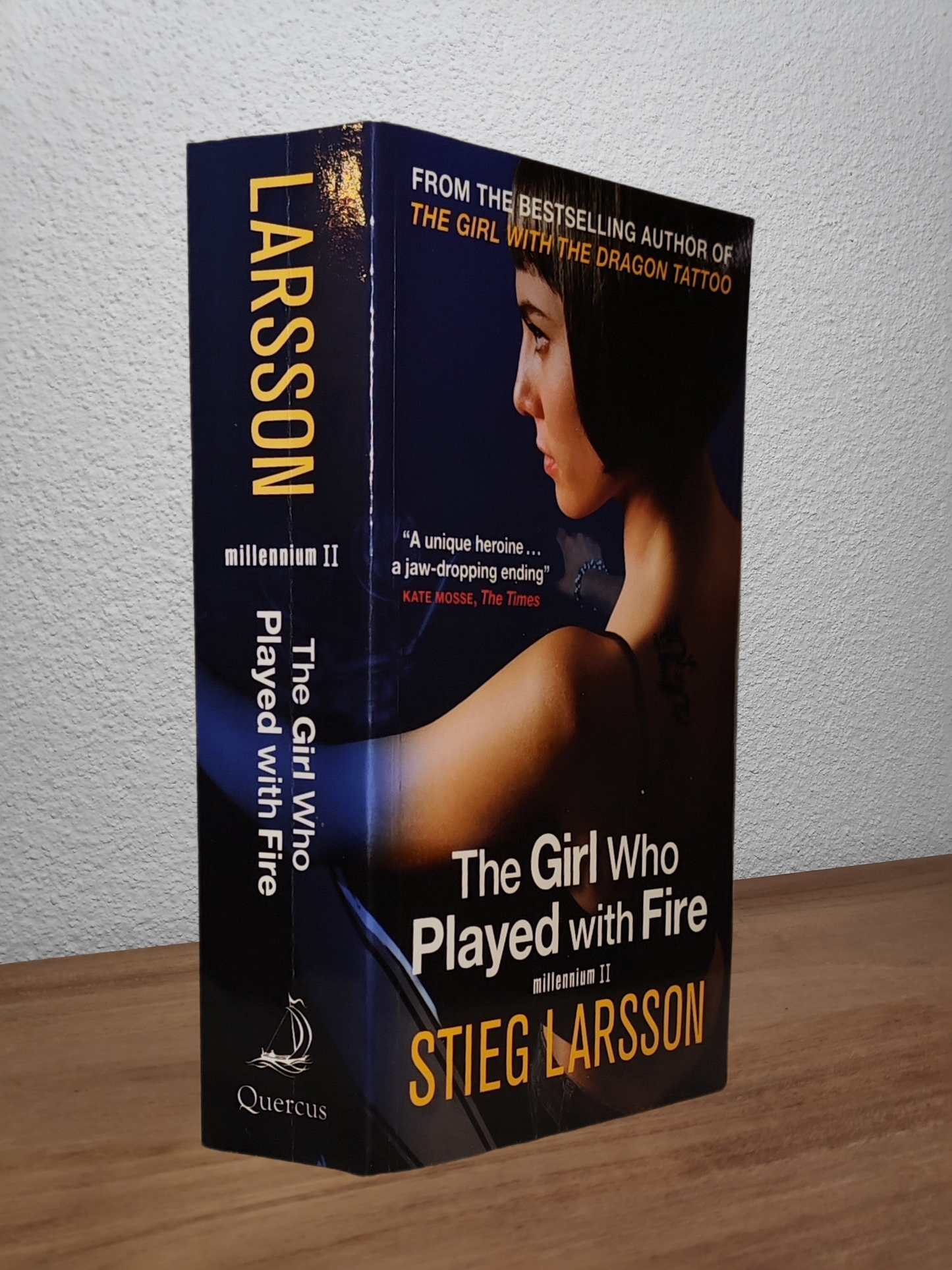 Stieg Larsson - The Girl Who Played with Fire (Millenium #2)