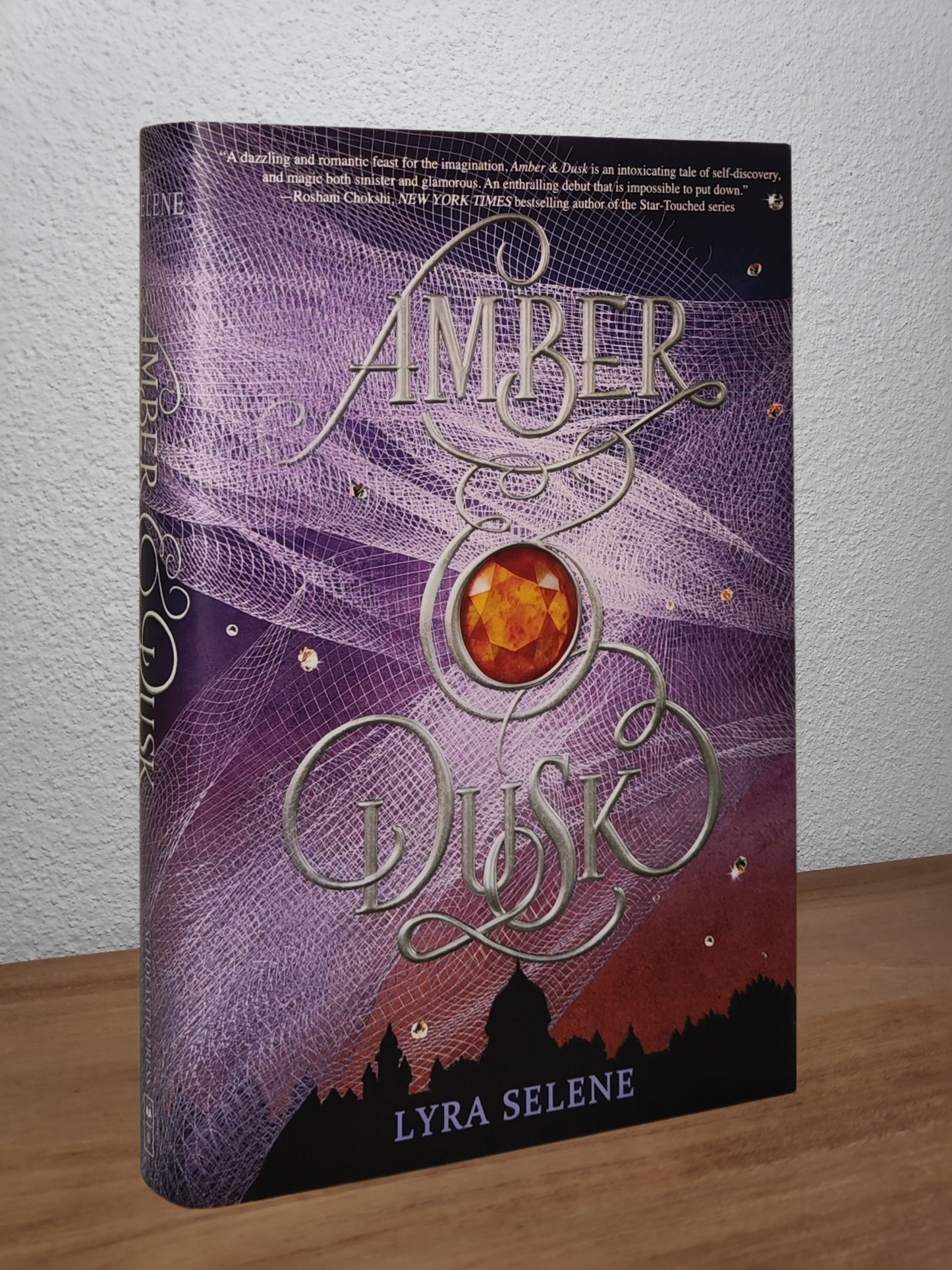 Lyra Selene - Amber Dusk  - Second-hand english book to deliver in Zurich & Switzerland
