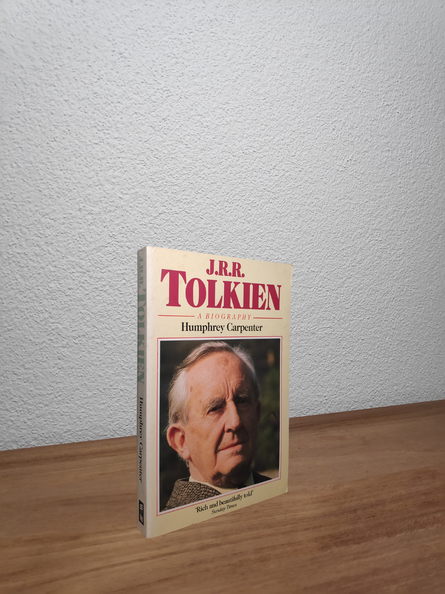 Humphrey Carpenter - J. R. R. Tolkien  - Second-hand english book to deliver in Zurich & Switzerland