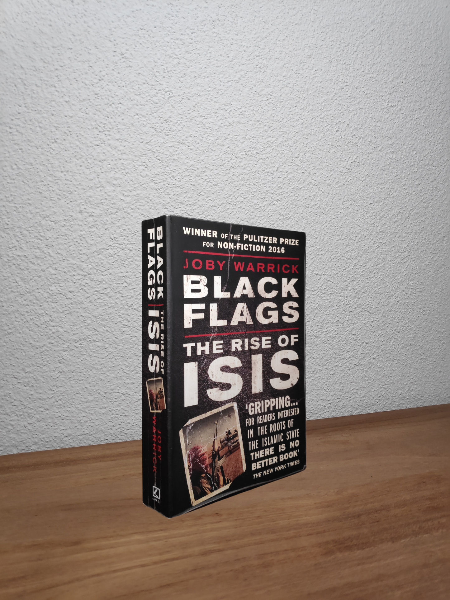 Joby Warrick - Black Flags, The Rise of ISIS - Second-hand english book to deliver in Zurich & Switzerland