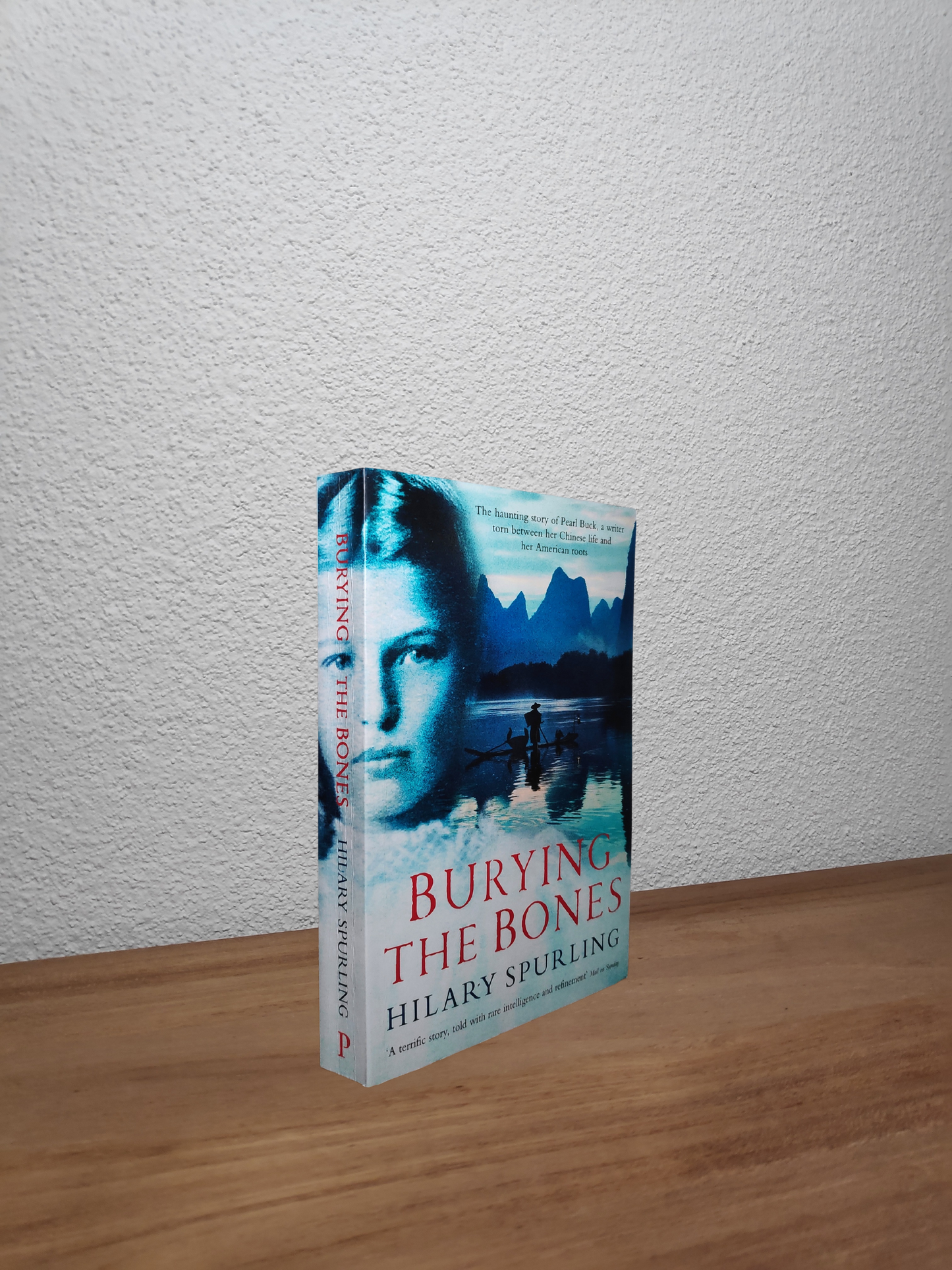 Hilary Spurling - Burying the Bones  - Second-hand english book to deliver in Zurich & Switzerland